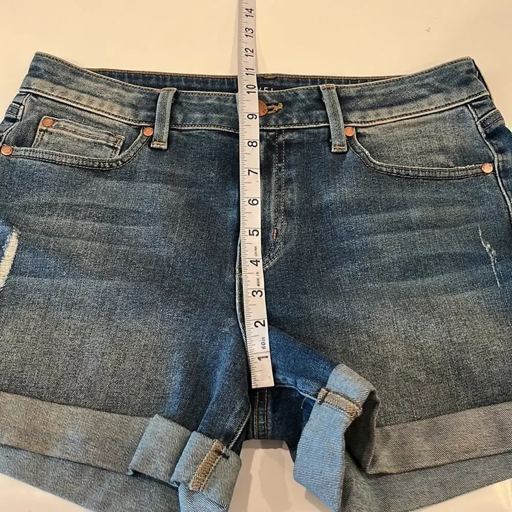 Level 99 4” Inseam High Rise Cuffed Shorts Size 29